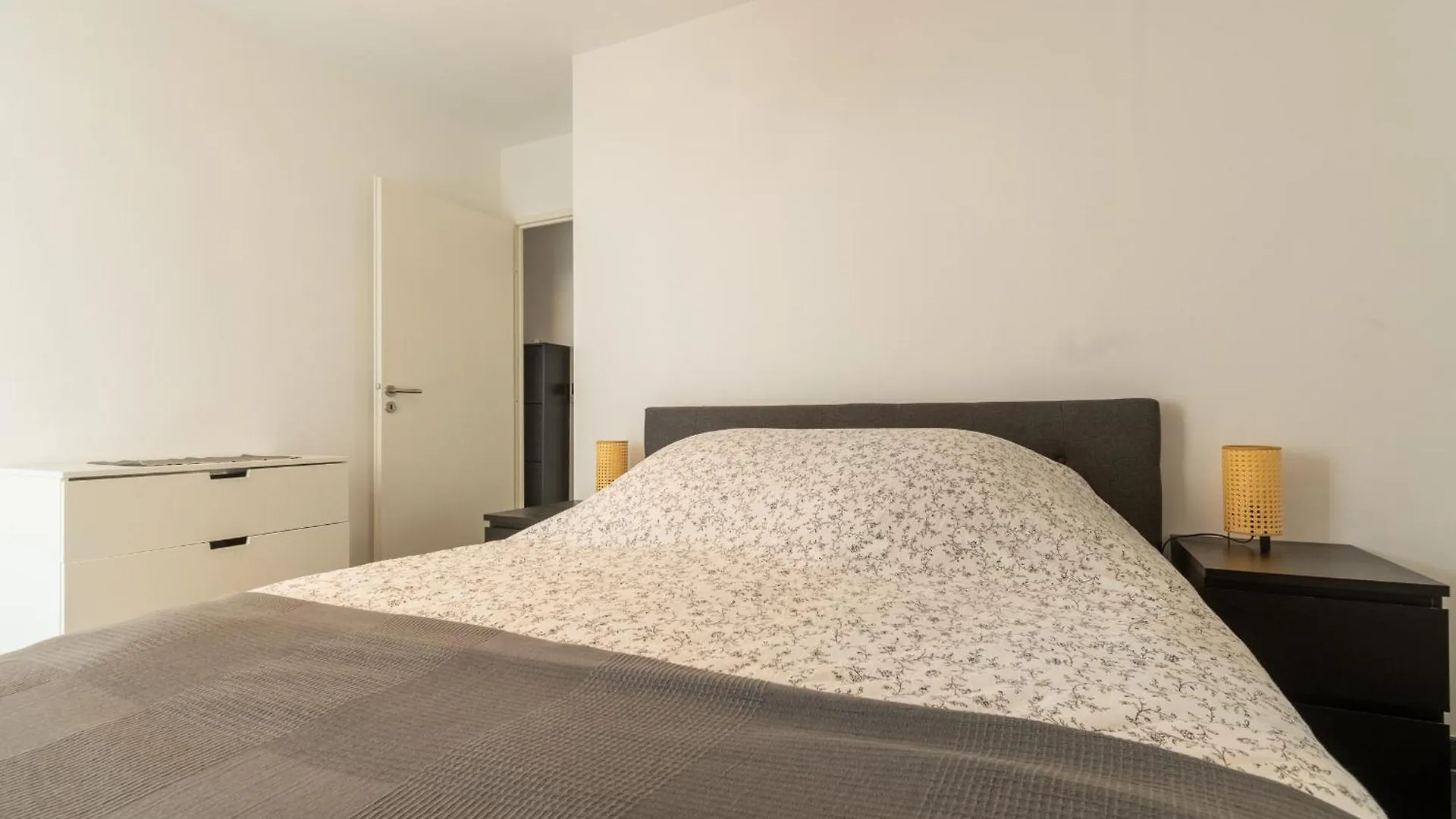 Appartement 70 M2 Climatise Avec Balcon Et Parking Marseille