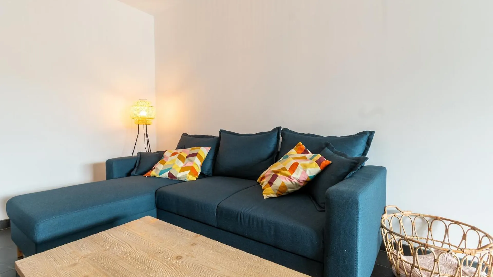 Appartement 70 M2 Climatise Avec Balcon Et Parking Marseille